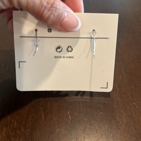 Duo Earrings - Picture 3 of 5